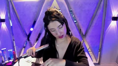 _mishell22 online show from April 4, 7:00 pm