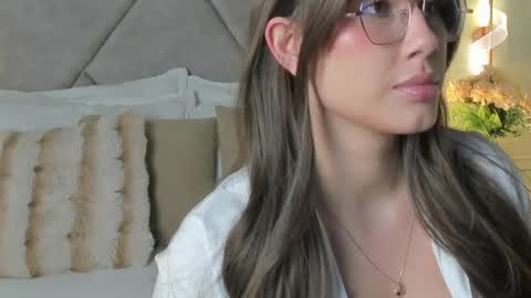 Snapshot of _miss_kimm chatting on October 31, 12:06 pm kimberley cruz online show from October 31, 12:06 pm