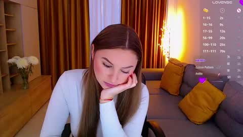 Mia online show from October 25, 8:00 am