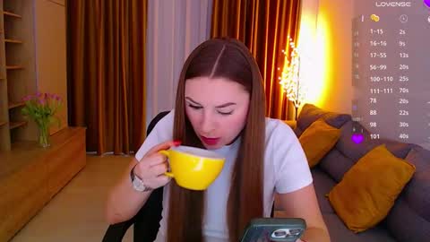 Mia online show from January 8, 10:06 am