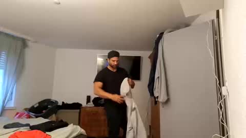 BENJI online show from September 23, 7:22 am