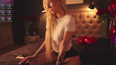 Snapshot of _miumiu_ chatting on February 14, 2:18 am Sasha online show from February 14, 2:18 am