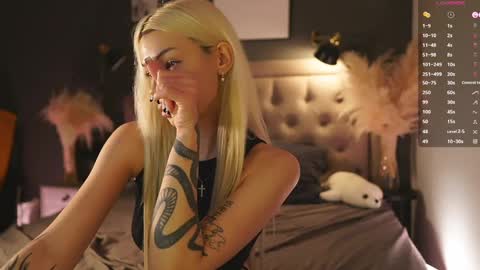 Snapshot of _miumiu_ chatting on February 22, 5:46 pm Sasha online show from February 22, 5:46 pm