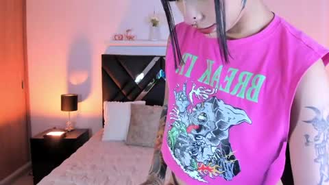 mizuki  online show from April 3, 2:59 pm