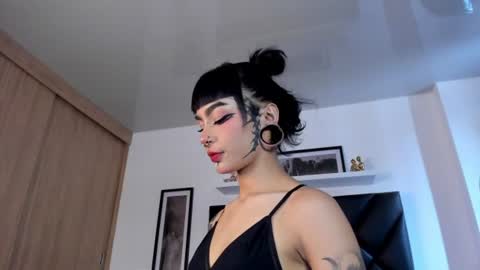 mizuki  online show from June 19, 1:59 pm