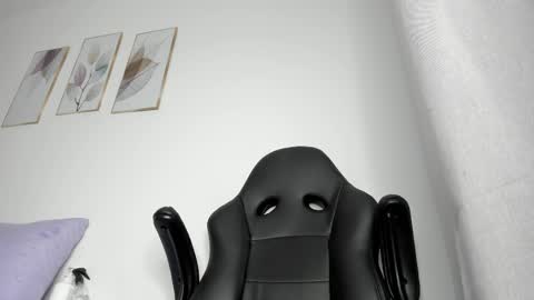 _molly_rosse_ online show from May 22, 12:00 pm