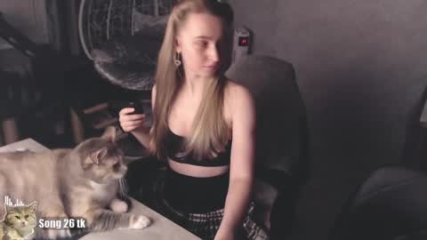 Debby  online show from October 15, 7:36 pm