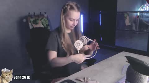 Debby  online show from October 20, 7:58 pm