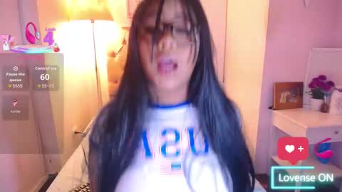 nahomi  online show from November 12, 12:33 am