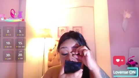 nahomi  online show from November 16, 1:55 am