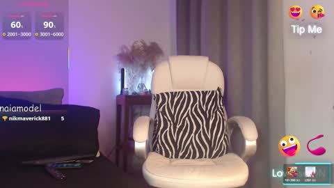 Naia Ross online show from February 25, 10:52 pm