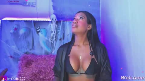 naomi brown online show from October 25, 3:03 am