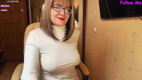 Snapshot of _natali_ chatting on March 9, 6:12 pm MagicWoman online show from March 9, 6:12 pm