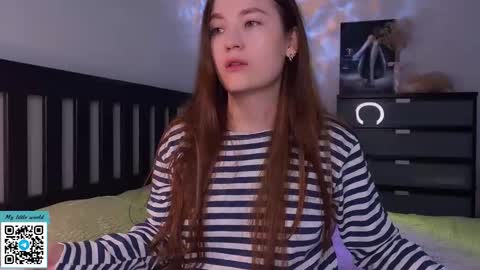Snapshot of _nemalkovamia chatting on October 14, 12:44 am Mia with a big heart  online show from October 14, 12:44 am