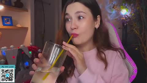 Mia with a big heart  online show from December 15, 11:58 am