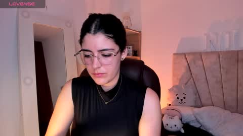 Niah  You can call me Ni or cutie haha online show from March 1, 9:15 pm