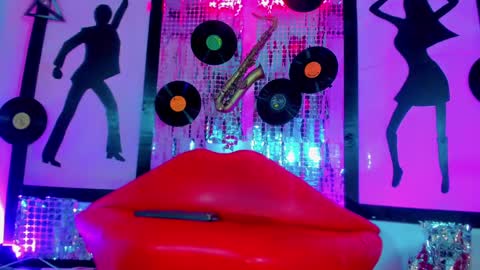 Nicky  Please help me with your thumbs up its importan online show from December 13, 8:04 pm