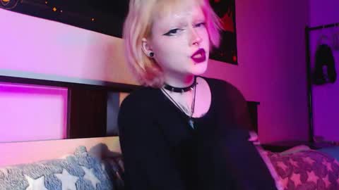 Nicole online show from December 3, 11:47 pm