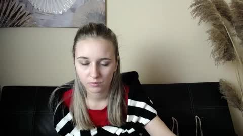 Snapshot of _nicole_new chatting on November 1, 10:39 am Nica online show from November 1, 10:39 am