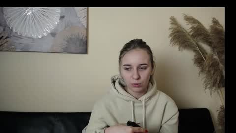 Snapshot of _nicole_new chatting on November 13, 1:10 pm Nica online show from November 13, 1:10 pm