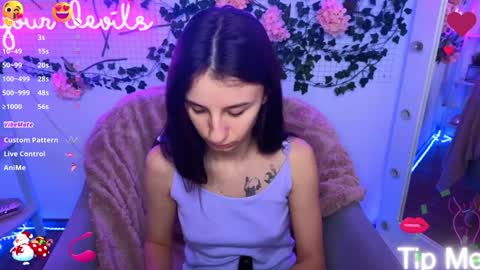 Snapshot of _nika_kik chatting on January 14, 10:38 am Nika online show from January 14, 10:38 am