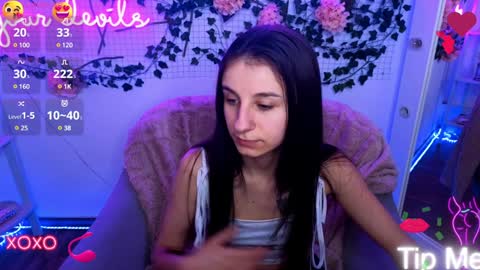 Snapshot of _nika_kik chatting on January 21, 2:59 pm Nika online show from January 21, 2:59 pm