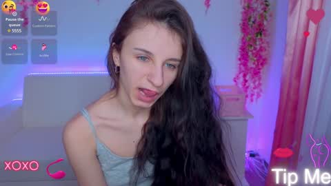 Snapshot of _nika_kik chatting on February 6, 10:15 am Nika online show from February 6, 10:15 am