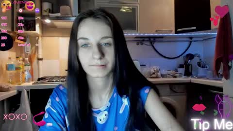 Snapshot of _nika_kik chatting on March 1, 10:10 pm Nika online show from March 1, 10:10 pm