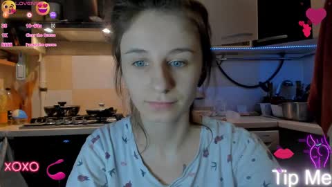 Snapshot of _nika_kik chatting on March 6, 3:24 pm Nika online show from March 6, 3:24 pm