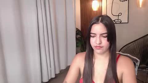 Snapshot of _olivia_fox_ chatting on January 8, 11:12 am Olivia online show from January 8, 11:12 am