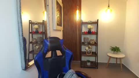 Snapshot of _olivia_fox_ chatting on January 13, 10:53 am Olivia online show from January 13, 10:53 am