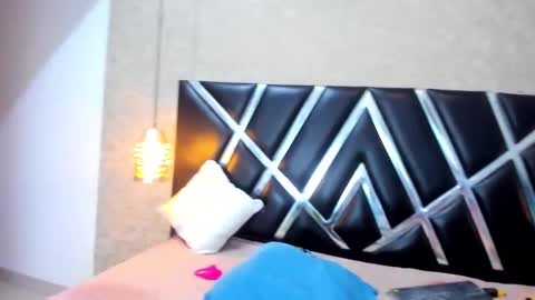 Snapshot of _oliviacarter_ chatting on January 9, 4:06 pm oliviacarter online show from January 9, 4:06 pm