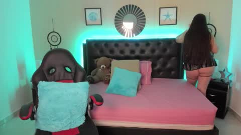 Olivia jones online show from October 11, 3:32 pm