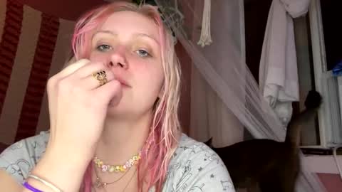 Snapshot of _peaceoutgirlscout_ chatting on September 27, 3:11 am _peaceoutgirlscout_ online show from September 27, 3:11 am