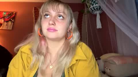 Snapshot of _peaceoutgirlscout_ chatting on November 3, 11:26 pm _peaceoutgirlscout_ online show from November 3, 11:26 pm