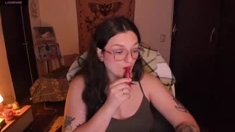 Snapshot of _peach__ chatting on June 24, 2:54 am violeta ig online show from June 24, 2:54 am