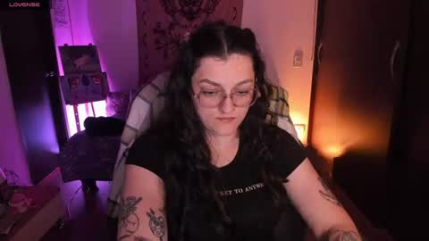 Snapshot of _peach__ chatting on July 8, 3:22 am violeta ig online show from July 8, 3:22 am