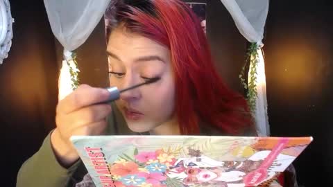 Laura online show from December 15, 2:05 pm