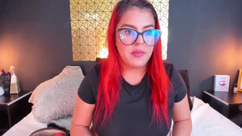 Laura online show from December 20, 10:11 pm