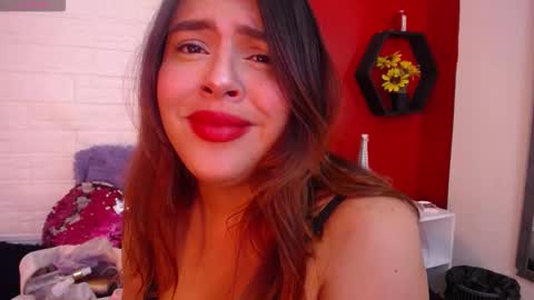 Laura online show from October 15, 6:19 pm