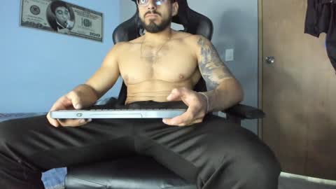 Snapshot of _poseidon1_ chatting on January 20, 4:54 am Poseidon online show from January 20, 4:54 am