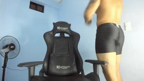 Snapshot of _poseidon1_ chatting on January 23, 3:37 am Poseidon online show from January 23, 3:37 am