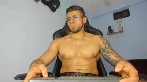 Snapshot of _poseidon1_ chatting on February 21, 9:02 am Poseidon online show from February 21, 9:02 am