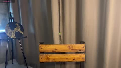  HADLY today day-off see u online 0112  online show from November 8, 1:11 pm