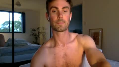 _r3ve_ online show from December 14, 8:41 am