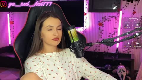 -RED HAT- online show from April 15, 6:15 pm