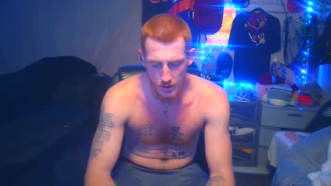 Snapshot of _redxxx chatting on December 19, 8:23 am REDxxx online show from December 19, 8:23 am