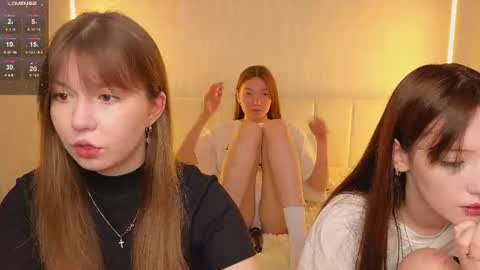 Snapshot of _reverse_gang_ chatting on June 14, 4:36 am LISSAPVT IS OPEN online show from June 14, 4:36 am