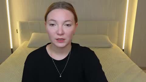 Snapshot of _reverse_gang_ chatting on June 18, 3:05 pm LISSAPVT IS OPEN online show from June 18, 3:05 pm
