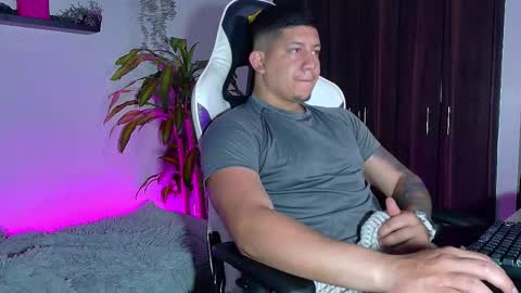 Roberto online show from November 12, 1:00 pm